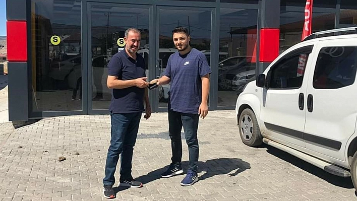 Oto Yıkamacıdan Örnek Davranış
