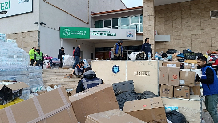 Elazığlı Gençler Deprem Bölgesinde