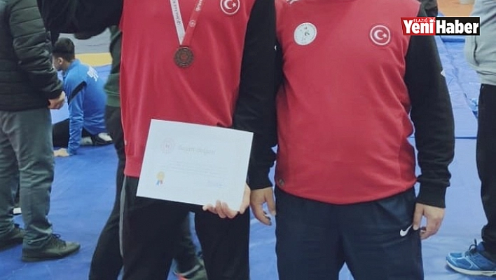 Güreşte Türkiye 3.'sü Elazığ'dan