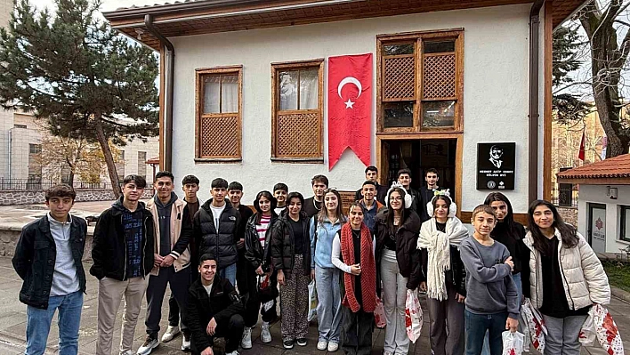 Hakkarili öğrenciler Ankara gezisinden döndü