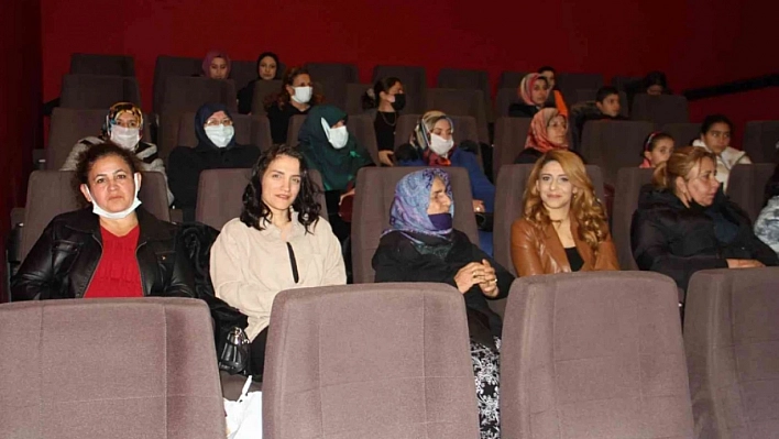 Hayatında İlk Kez Sinemaya Gitti