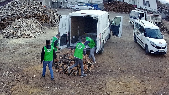İHH'dan Yakacak Yardımı