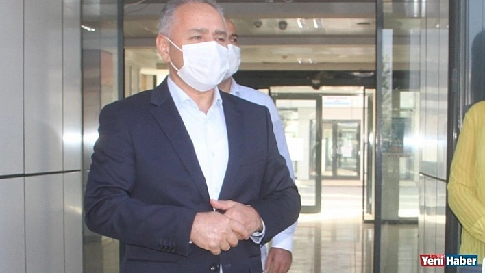 İl Milli Eğitim Müdürü Gürtürk'ten kesilen ağaçlarla ilgili açıklama