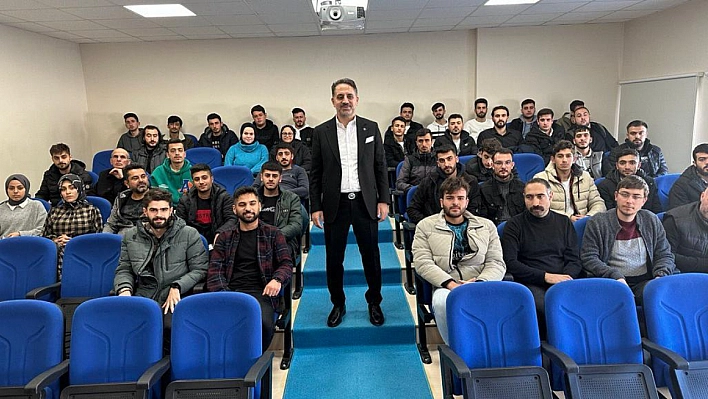 İş İnsanı Demirci Öğrencilerle Buluştu