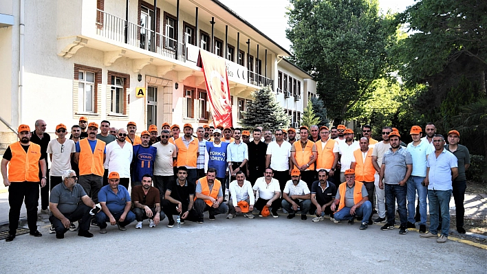 Kamu İşçileri Eylemlerini Sürdürüyor