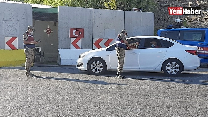 Kebanda jandarma uygulama yapıp vatandaşın bayramını kutladı