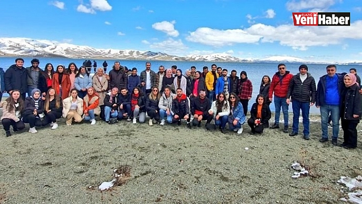 Masa tenisi sporcuları Elazığ'ı gezdi