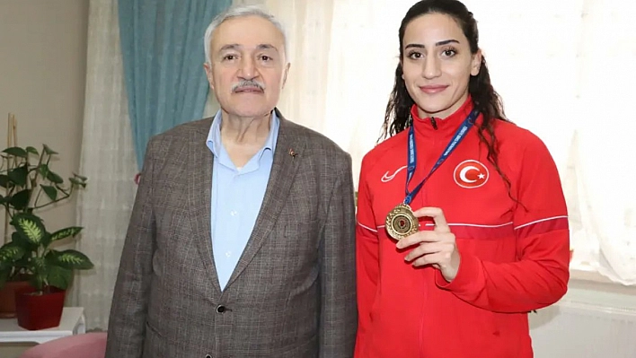 Demirbağ Şampiyonla Buluştu