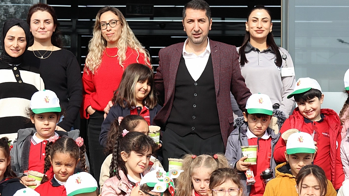 Miniklerden Örnek Hareket!