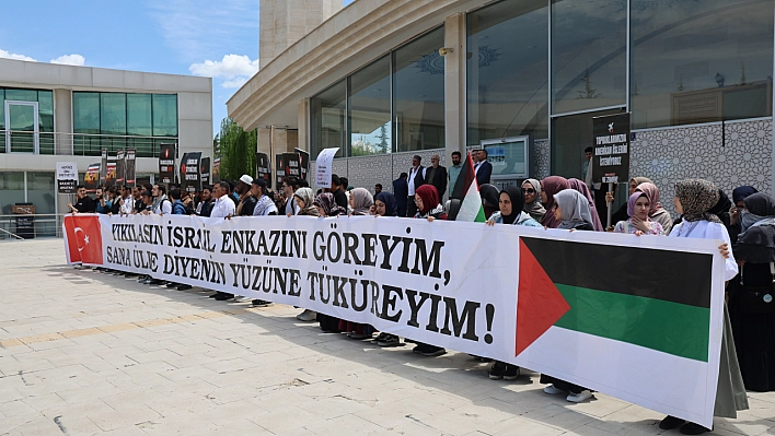 Öğrencilerden 'Gazze' Yürüyüşü