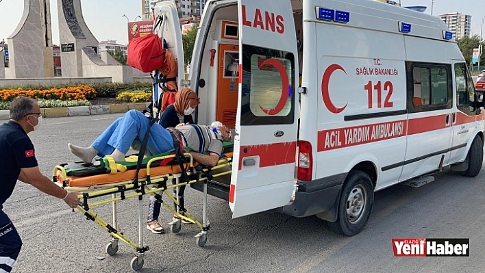 Otomobiller Çarpıştı: 2 Yaralı