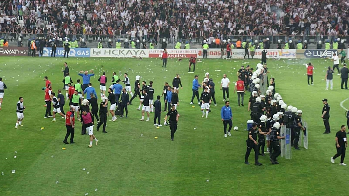 Elazığspor'a Ceza Yağdı!