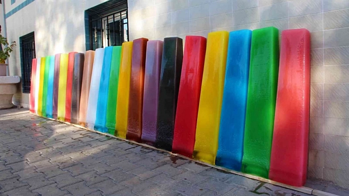 Rengarenk Buzları Görenler Şaşırdı