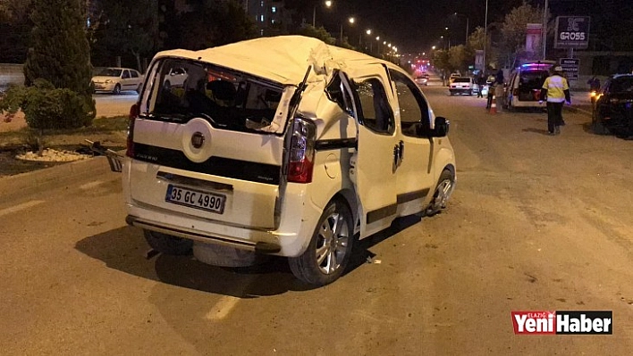 Araç Karşı Şeride Geçti Otomobile Çarptı