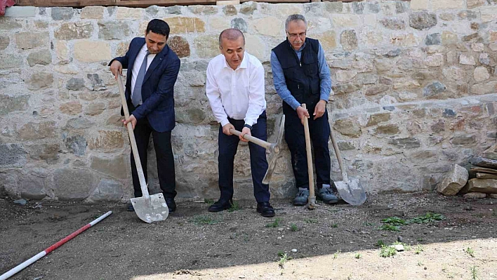 Vali Hatipoğlu İlk Kazmayı Vurdu