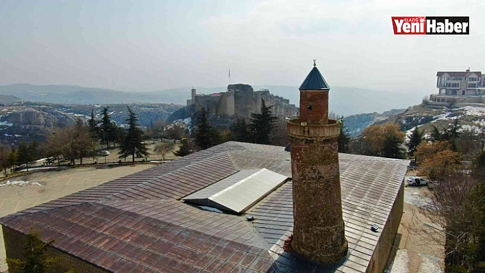 Yerli ve yabancı turistler Elazığ'a gelince bu minareyi görmeden dönmüyor