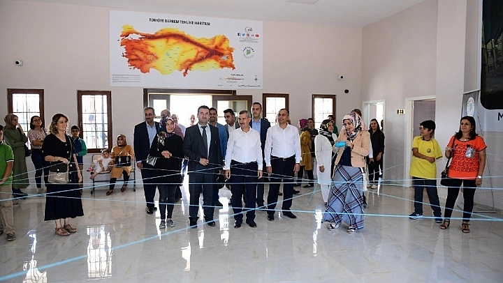 Yeşilyurt'ta 900 öğretmene deprem eğitimi veriliyor 