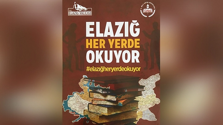 Öğrenciler Yolculara Kitap Hediye Etti