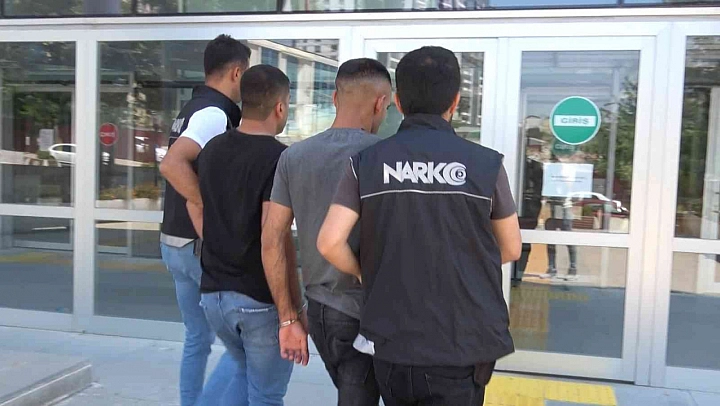 'Alex' Uyuşturucuya Geçit Vermiyor
