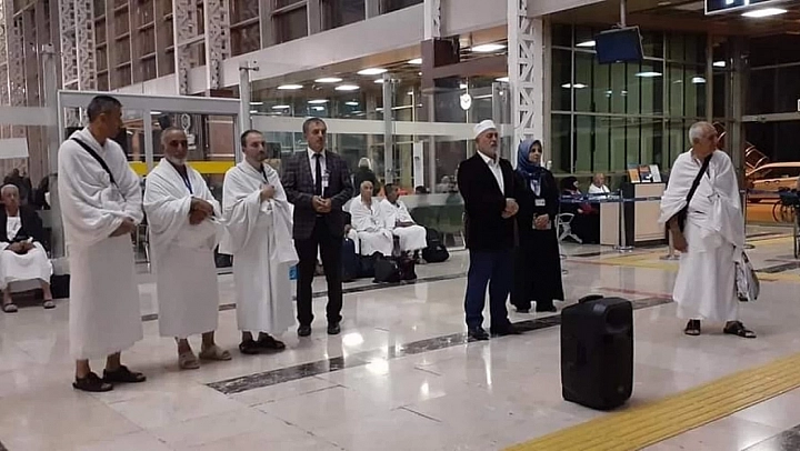 Umre Kafilesi Dualarla Uğurlandı