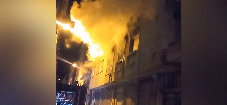 Elazığ'da Metruk Binada Yangın