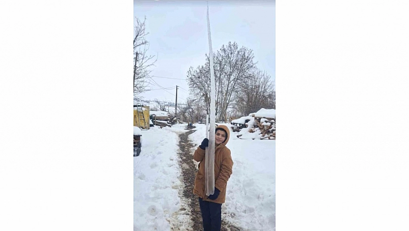 Buz Sarkıtını Görenler Şaşırdı