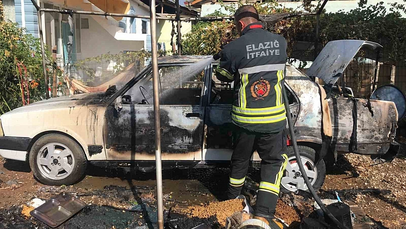 Elazığ'da depoyla birlikte otomobil de küle döndü