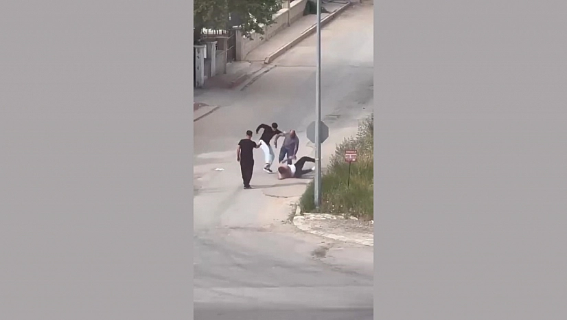 Elazığ'da Tekme Tokatlı Kavga!