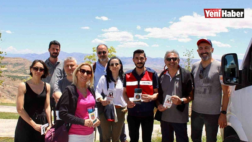 Elazığ'da jandarma ekiplerinden vatandaşlara 'Siber farkındalık' eğitimi