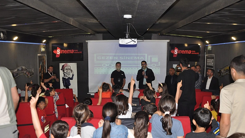 Kaymakam, Çocuklarla Sinema İzledi