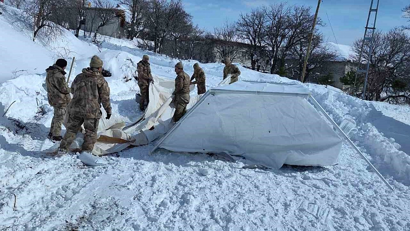 Mehmetçik Deprem Bölgesinde!