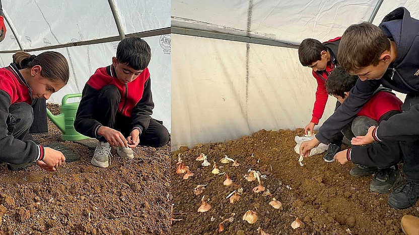 Minik Eller Toprakla Buluştu