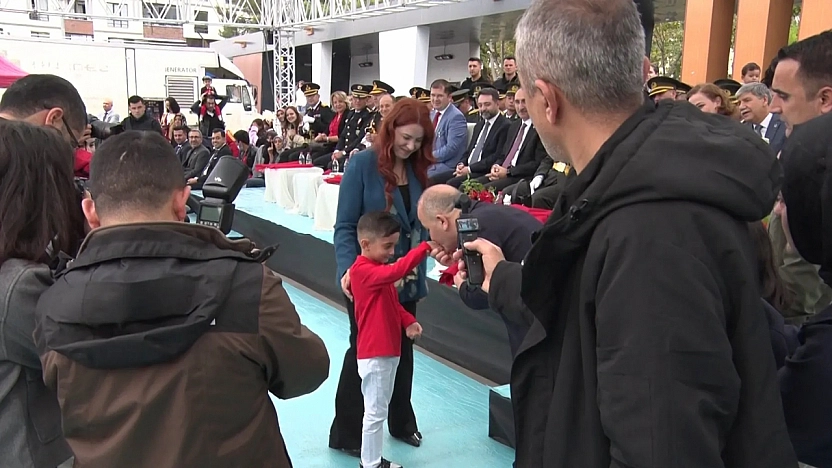 Vali Hatipoğlu Duygulandırdı