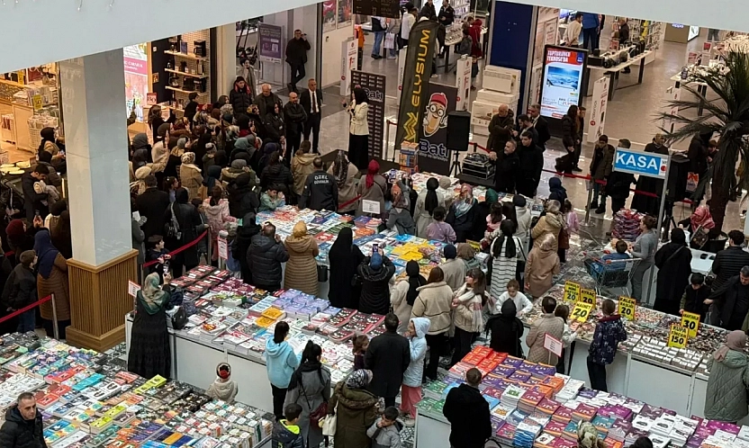 Elysium AVM'de Kitap Şenliği