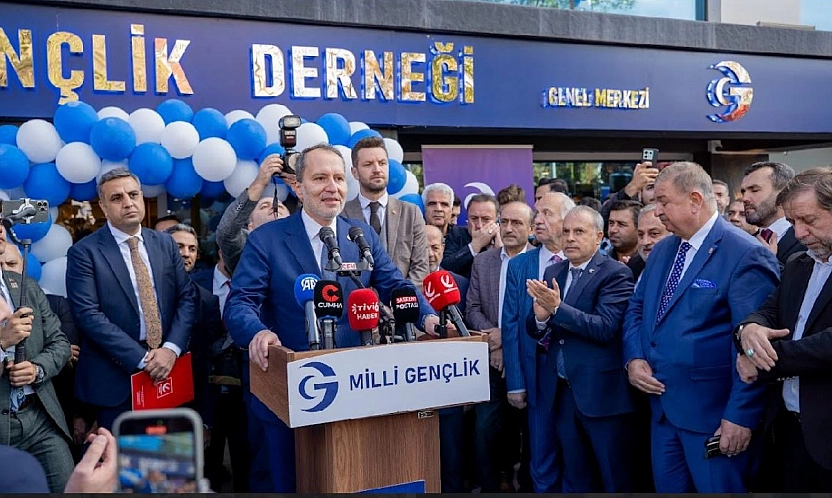 Erbakan'dan Gül'e Plaket!