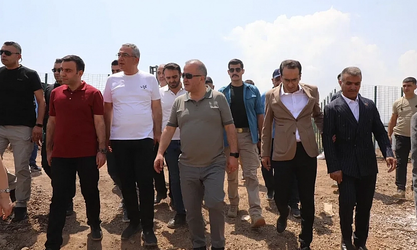 Vali Hatipoğlu'ndan Pazar Mesaisi