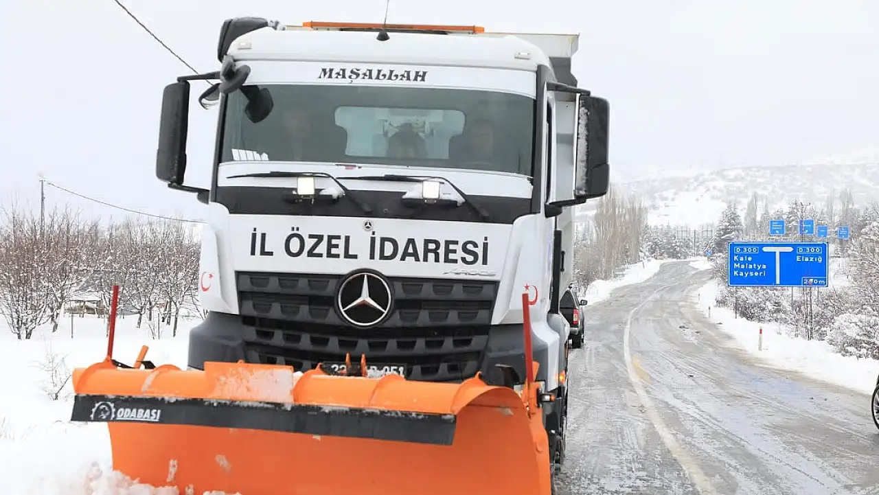 Elazığ'da Kar Mesaisi Sürüyor