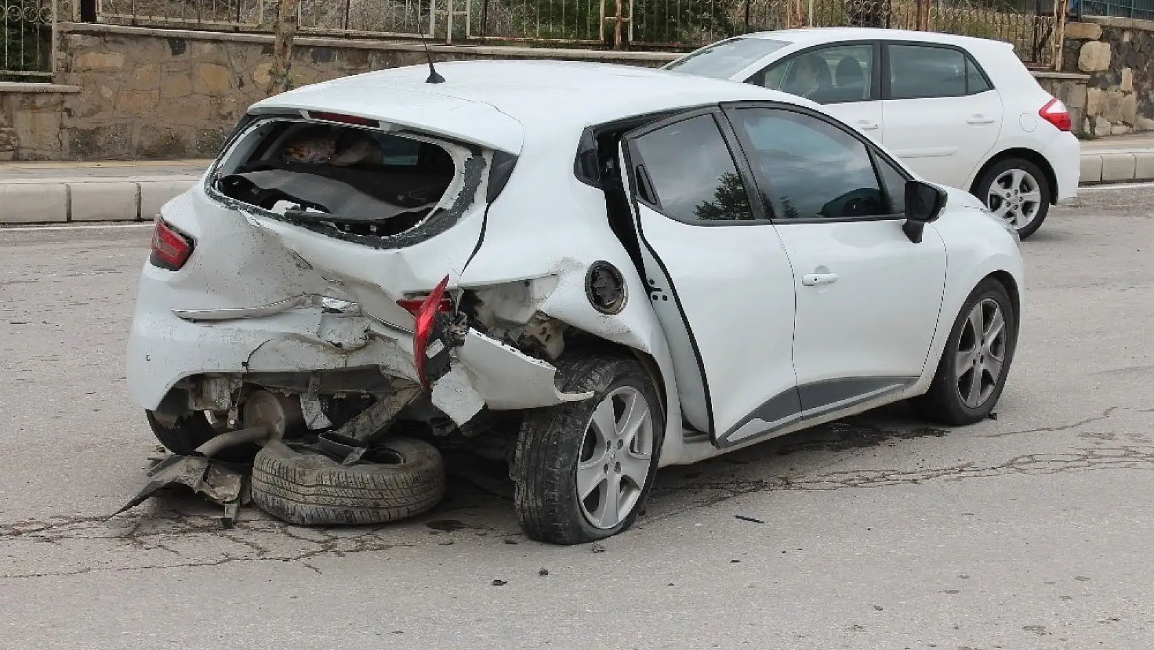 Elazığ'da trafik kazası: 3 yaralı 