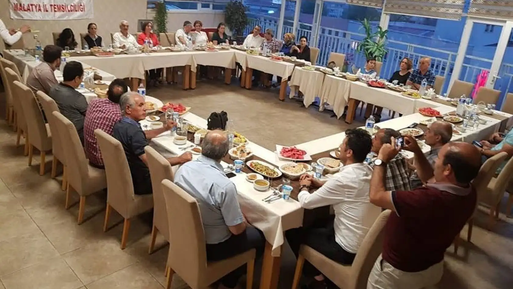 Türk Kültür Sanat Sen üyesi memurlar iftarda bir araya geldiler 