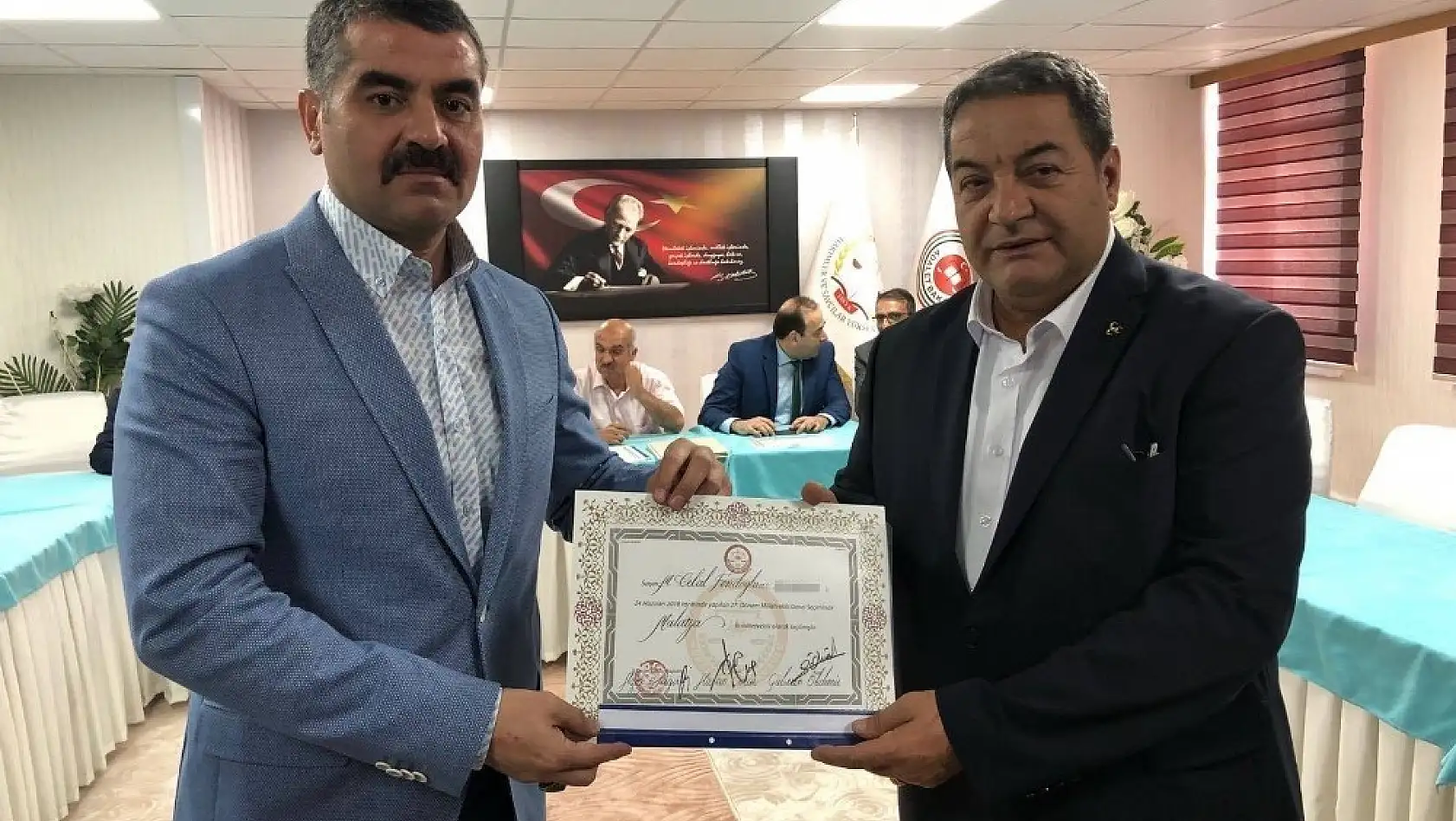 MHP Milletvekili Fendoğlu mazbatasını aldı 