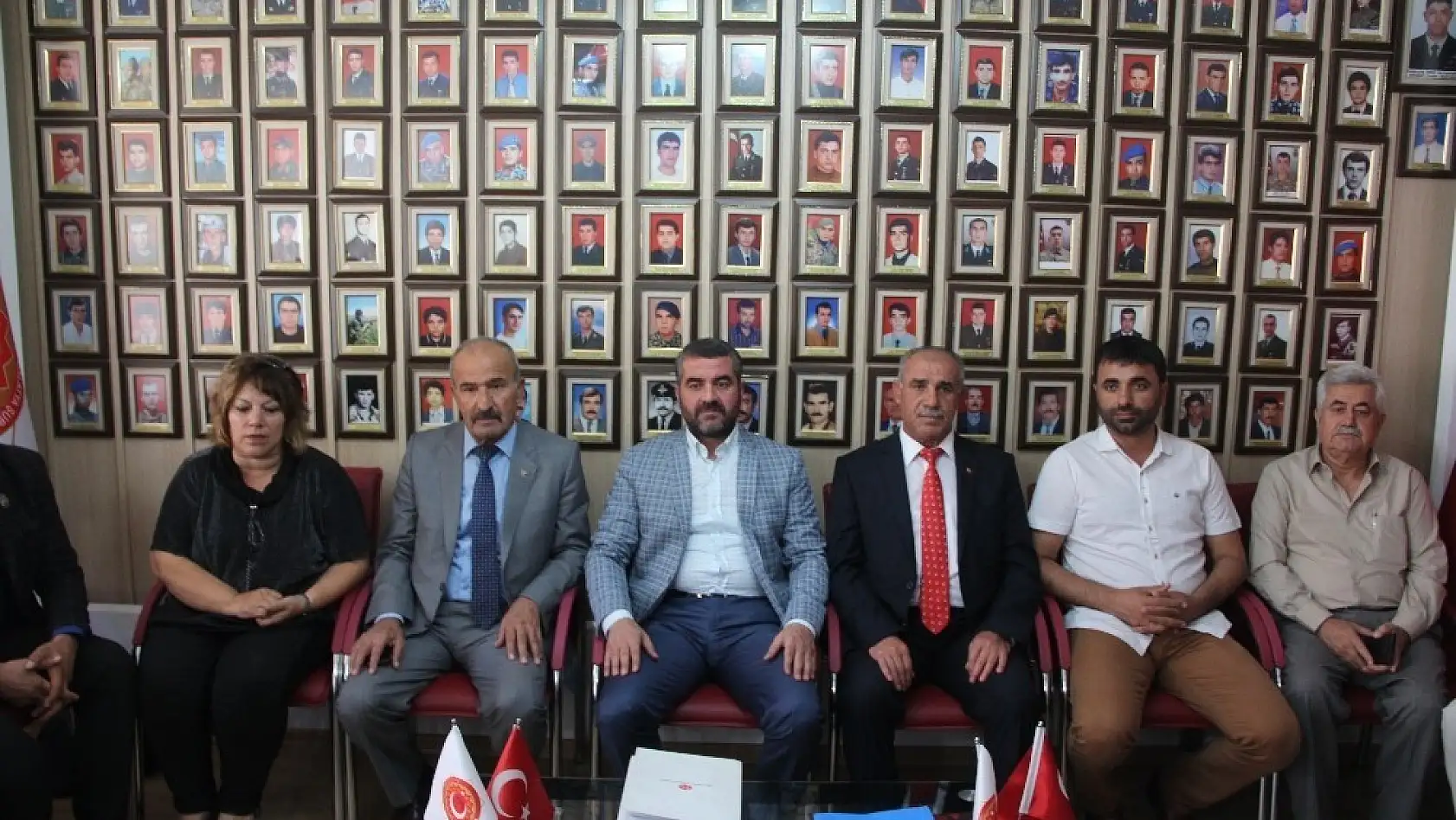 MHP'li Avşar'dan Gaziler ve Şehit Aileleri Vakfı'na ziyaret 