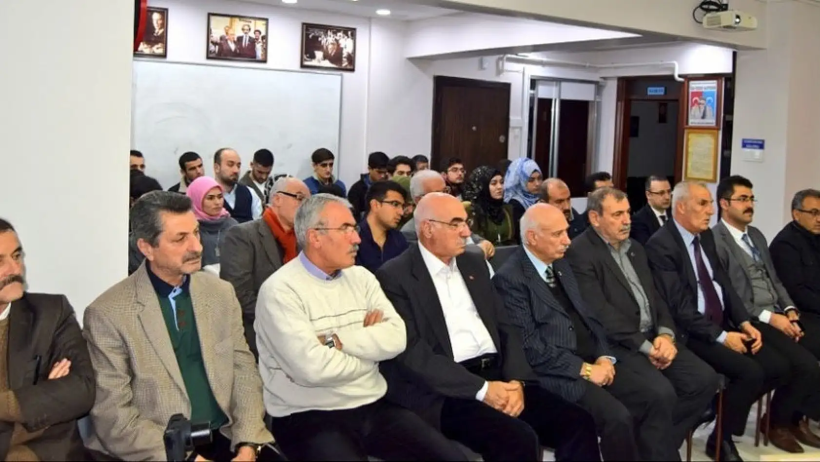 Elazığ'da 'Küreselleşme, Teknoloji ve Eğitimde Yeni Fırsatlar' konferansı 