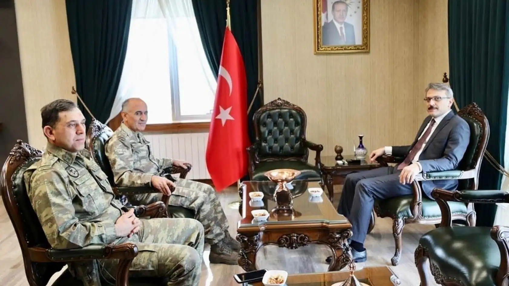 Korgeneral Erbaş,  Vali Ekinci'yi ziyaret etti 