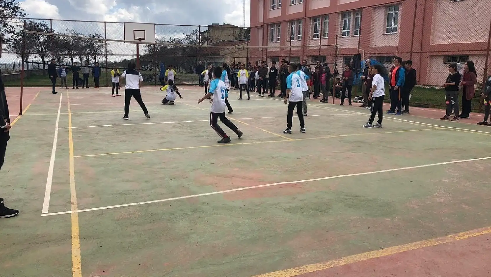 Arguvan'da spor turnuvası düzenlendi 