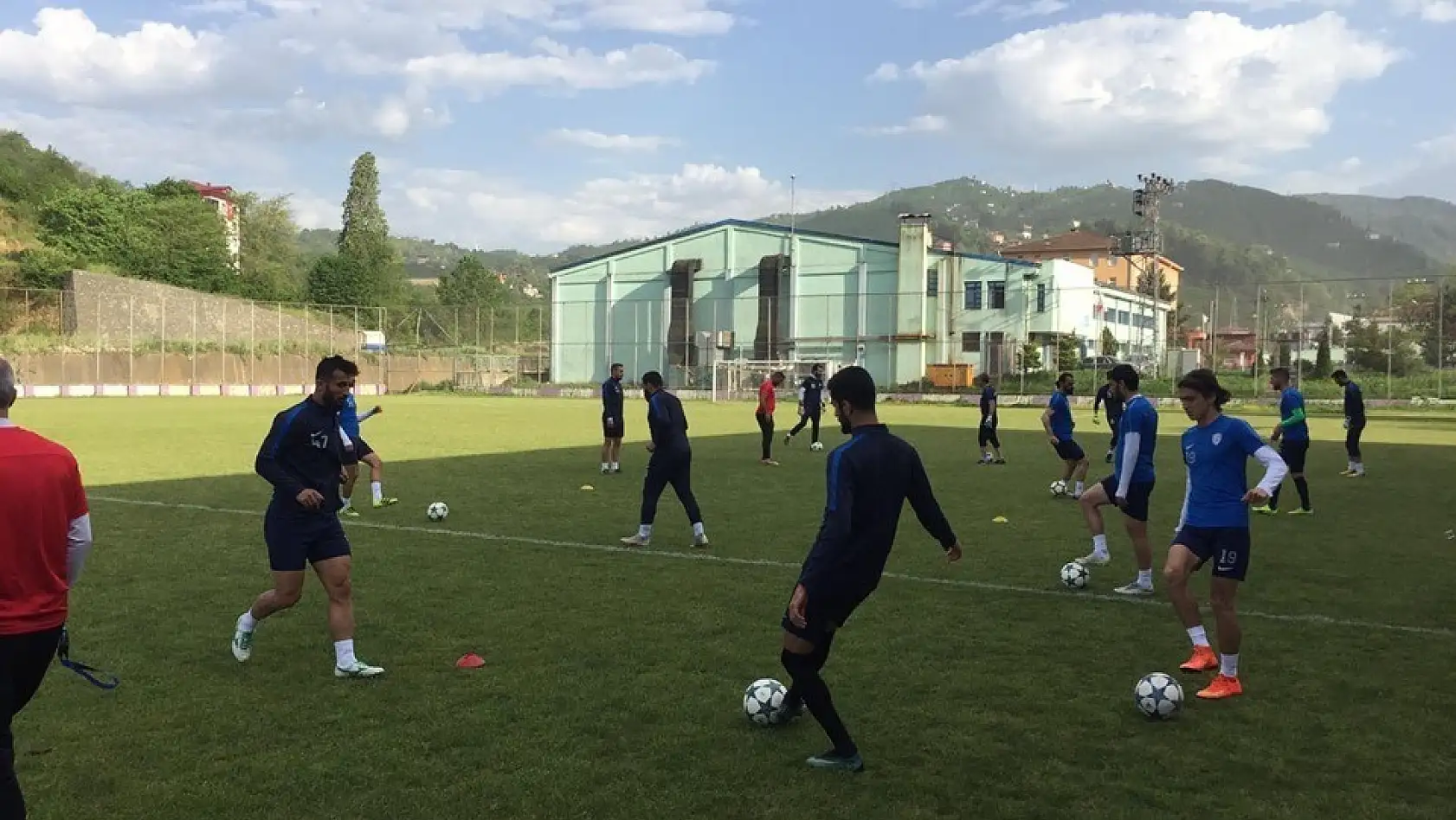 Malatya Yeşilyurt Belediyespor hazırlıklarını Trabzon'da sürdürüyor 