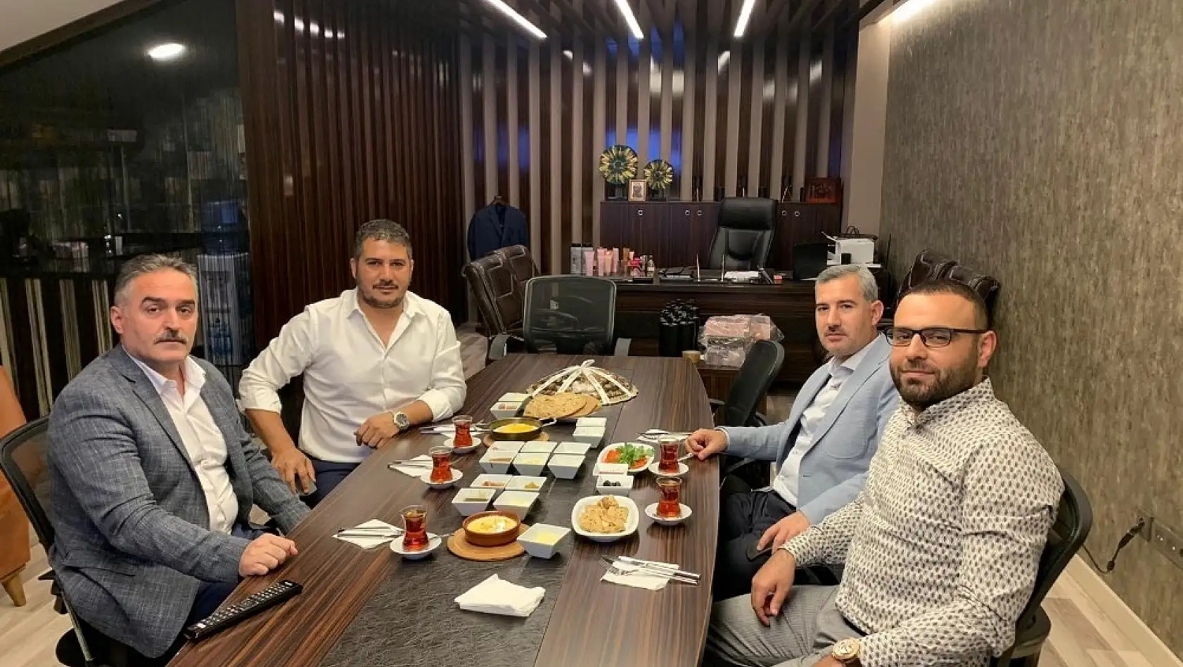 Malatya İdmanyurdu Onursal Başkanı Teoman Mutlu, Yeşilyurt Belediyespor için görüştü 