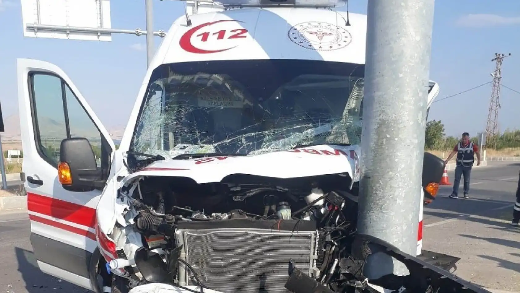 Malatya'da ambulansla otomobil çarpıştı: 1 yaralı 