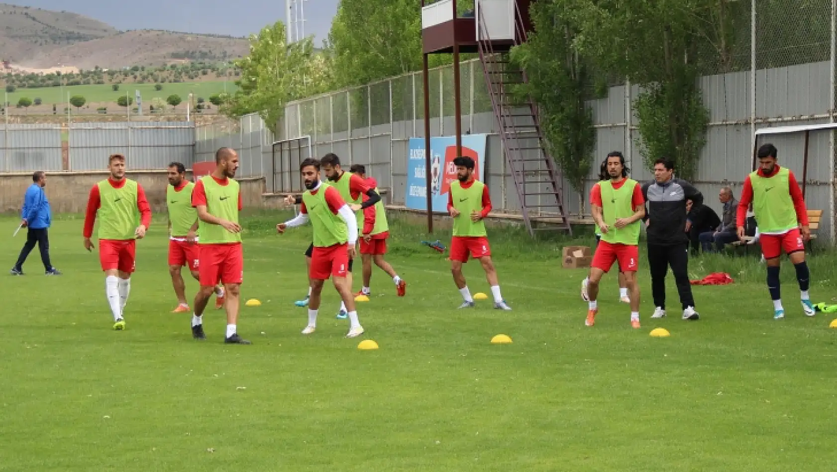 Elaziz Belediyespor play-off 'a Hazırlanıyor