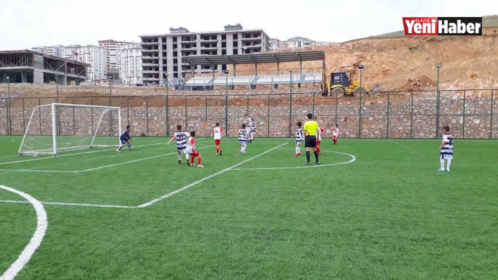 Futbol küçükler grup maçları Elazığ'da başladı