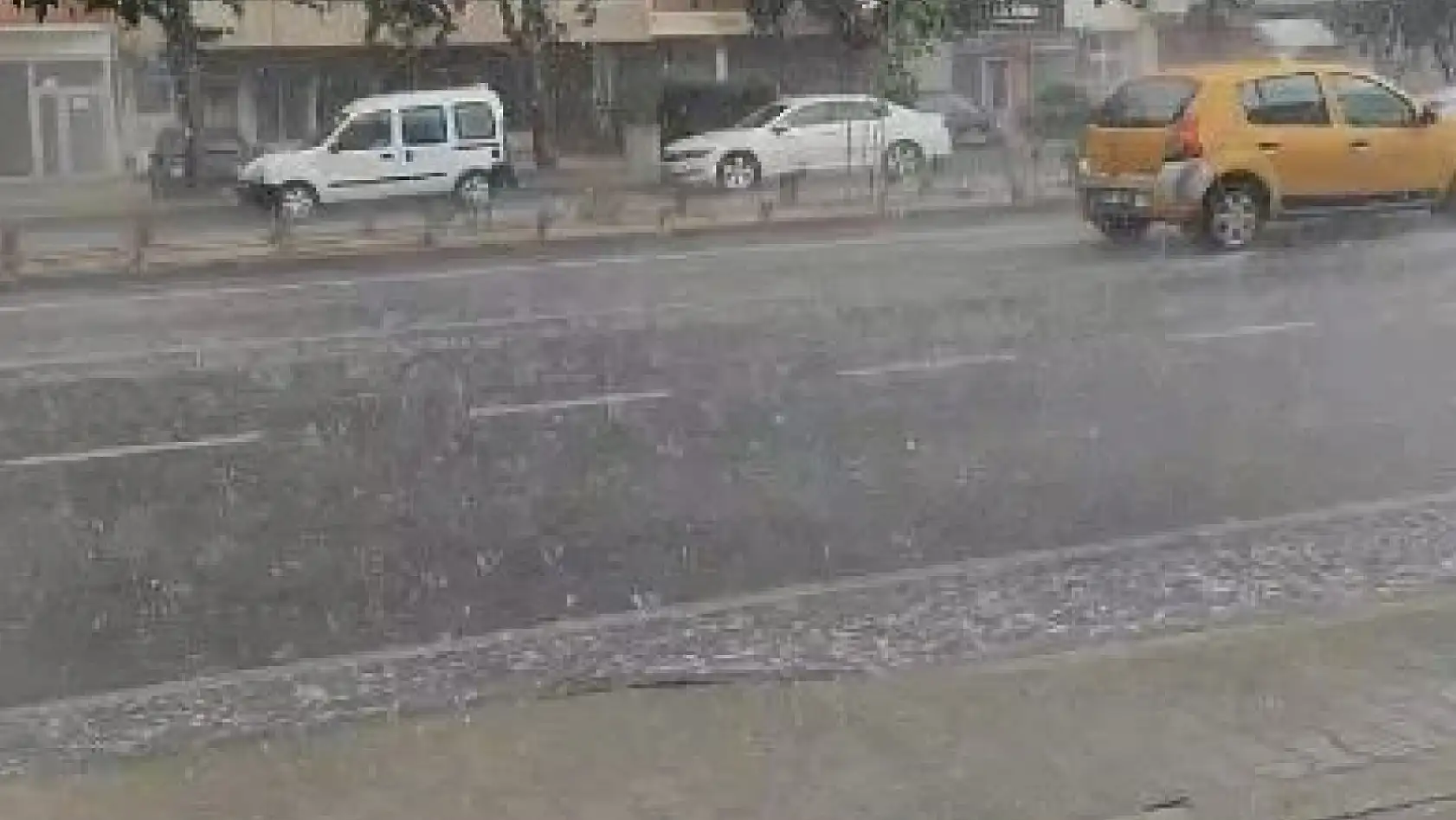 Elazığ'da Sağanak Yağış